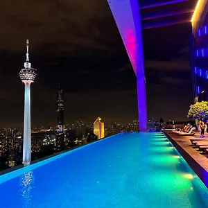  Апартаменты The Platinum By Crown Suites